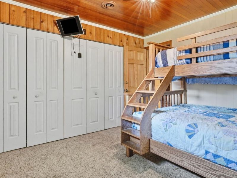 1036 W Lakeshore, Kelleys Island, OH 43438 Photo 24