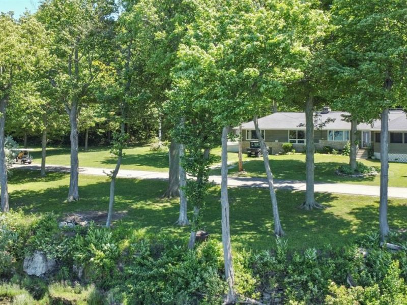 1036 W Lakeshore, Kelleys Island, OH 43438 Photo 29
