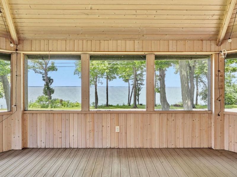 1036 W Lakeshore, Kelleys Island, OH 43438 Photo 3