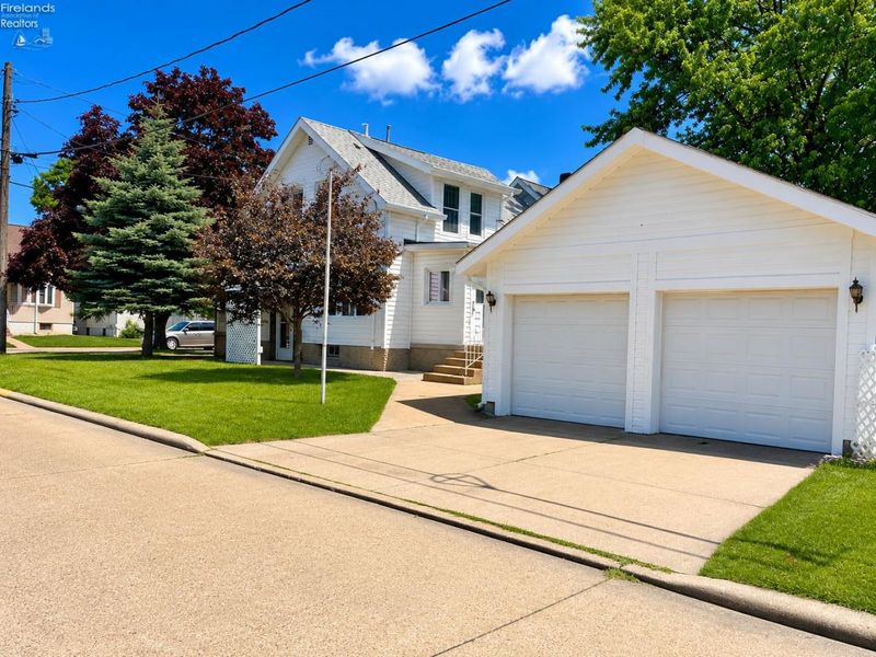 136 W Cowdery Street, Sandusky, OH 44870 Photo 1