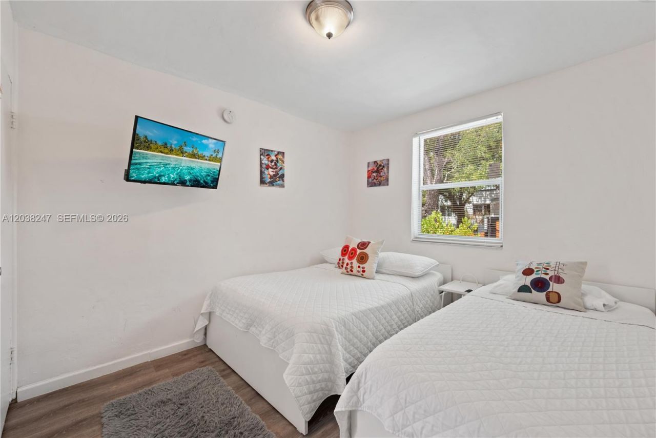 329 SW 15th Ave , Miami, FL 33135 Photo