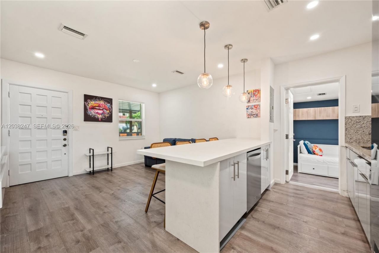 329 SW 15th Ave , Miami, FL 33135 Photo