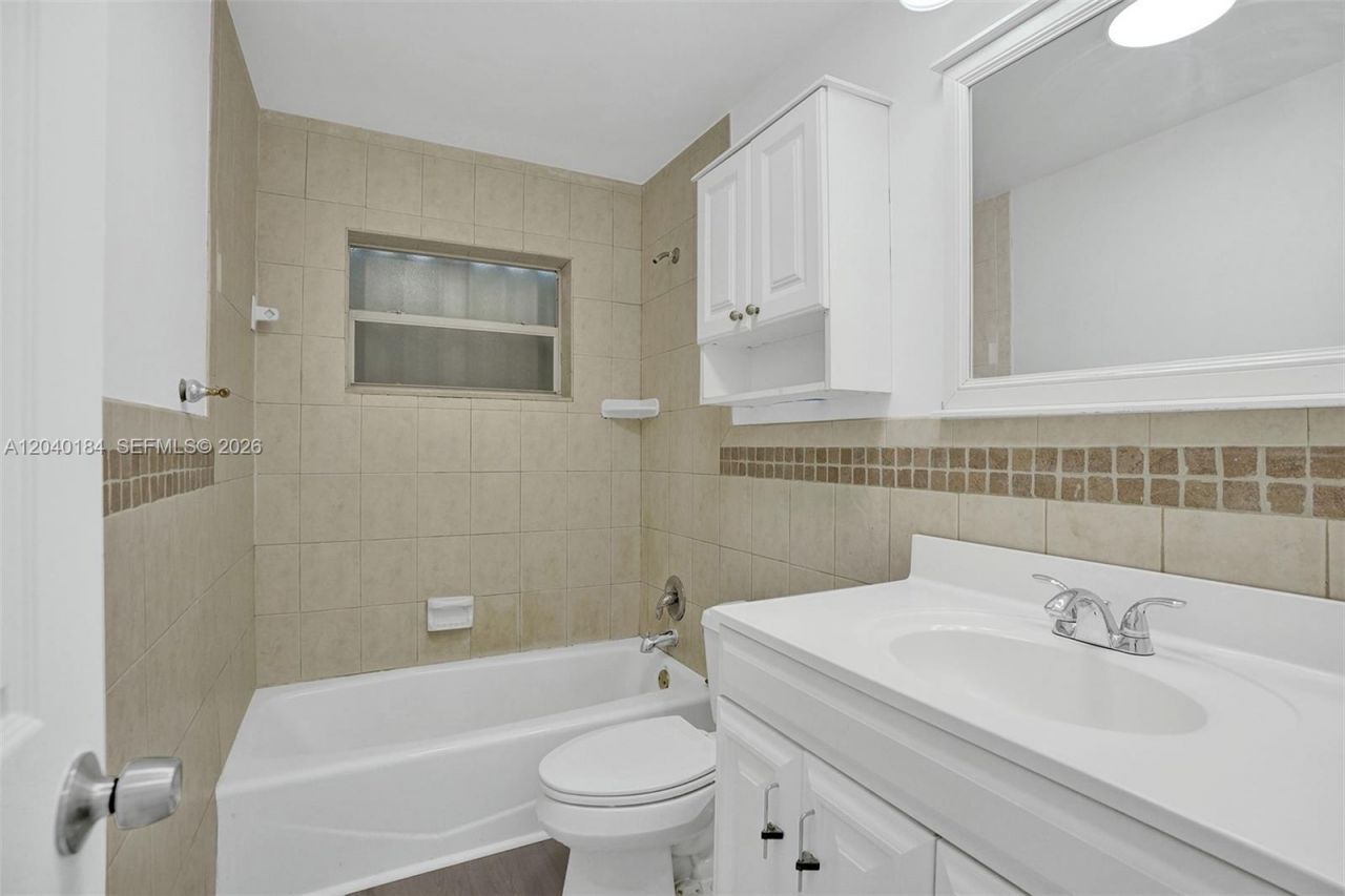 2804 SW 16 Street , Unit COTTAGE, Fort Lauderdale, FL 33312 Photo
