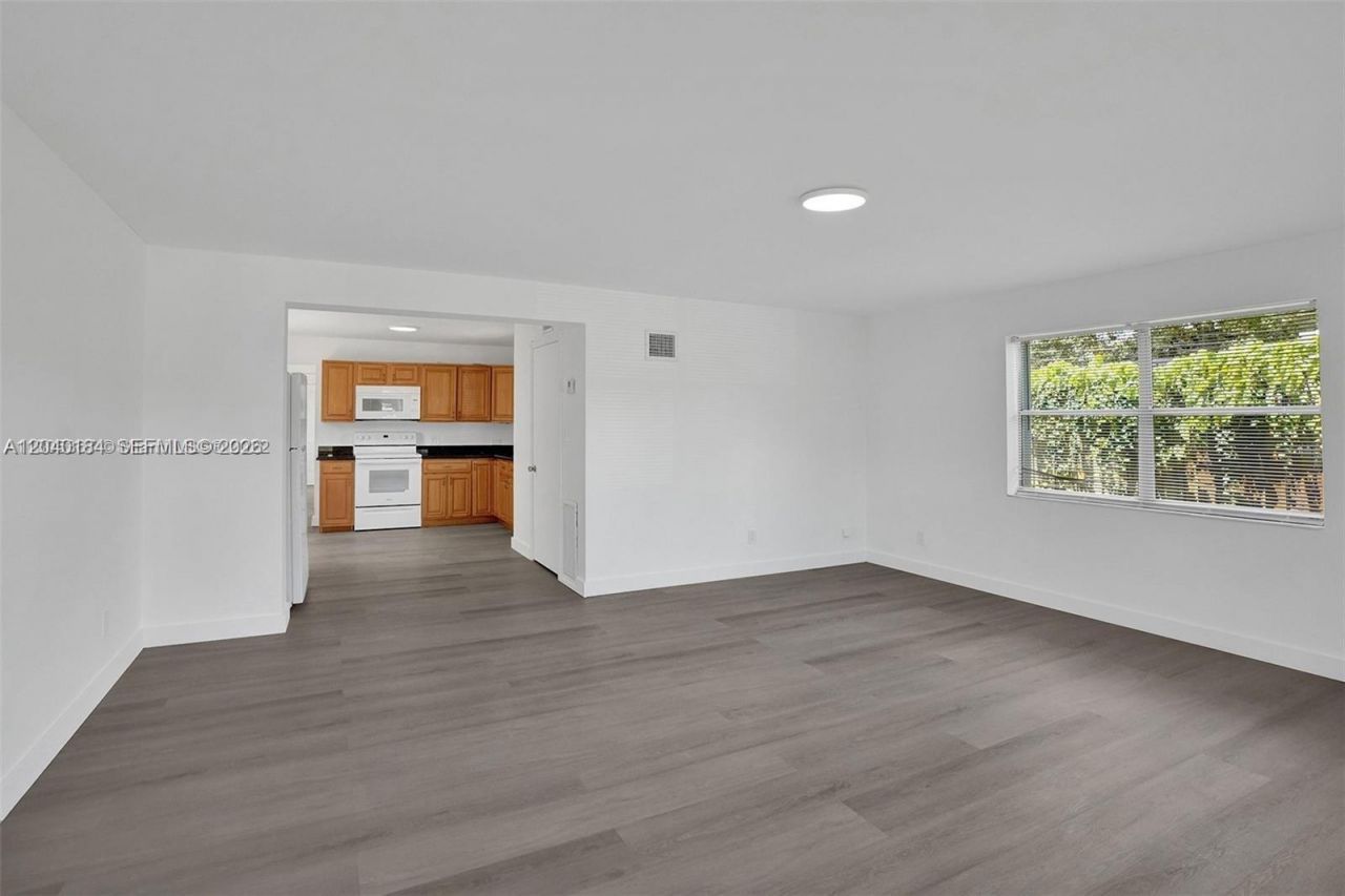 2804 SW 16 Street , Unit COTTAGE, Fort Lauderdale, FL 33312 Photo