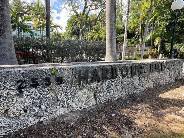 2539 S Bayshore Dr , Unit 320A, Miami, FL 33133