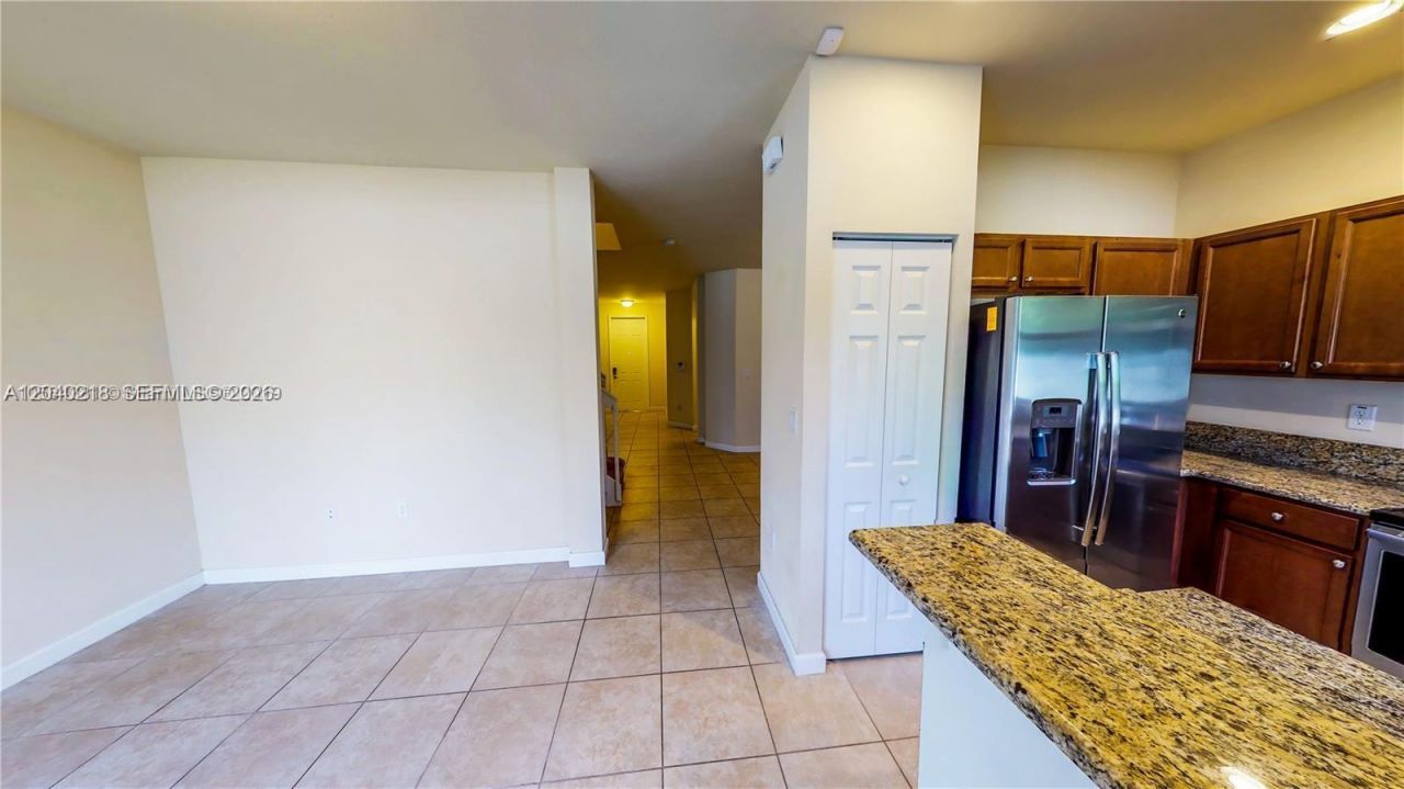 9073 W 33rd Ave, Hialeah, FL 33018 Photo