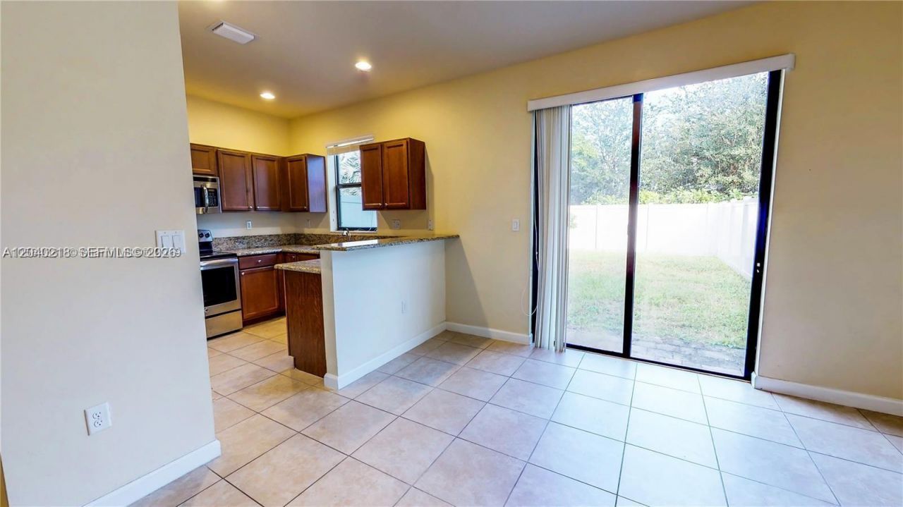 9073 W 33rd Ave, Hialeah, FL 33018 Photo