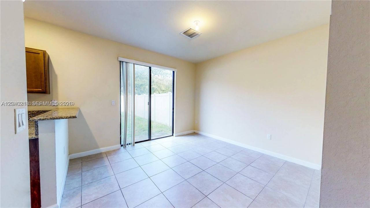9073 W 33rd Ave, Hialeah, FL 33018 Photo