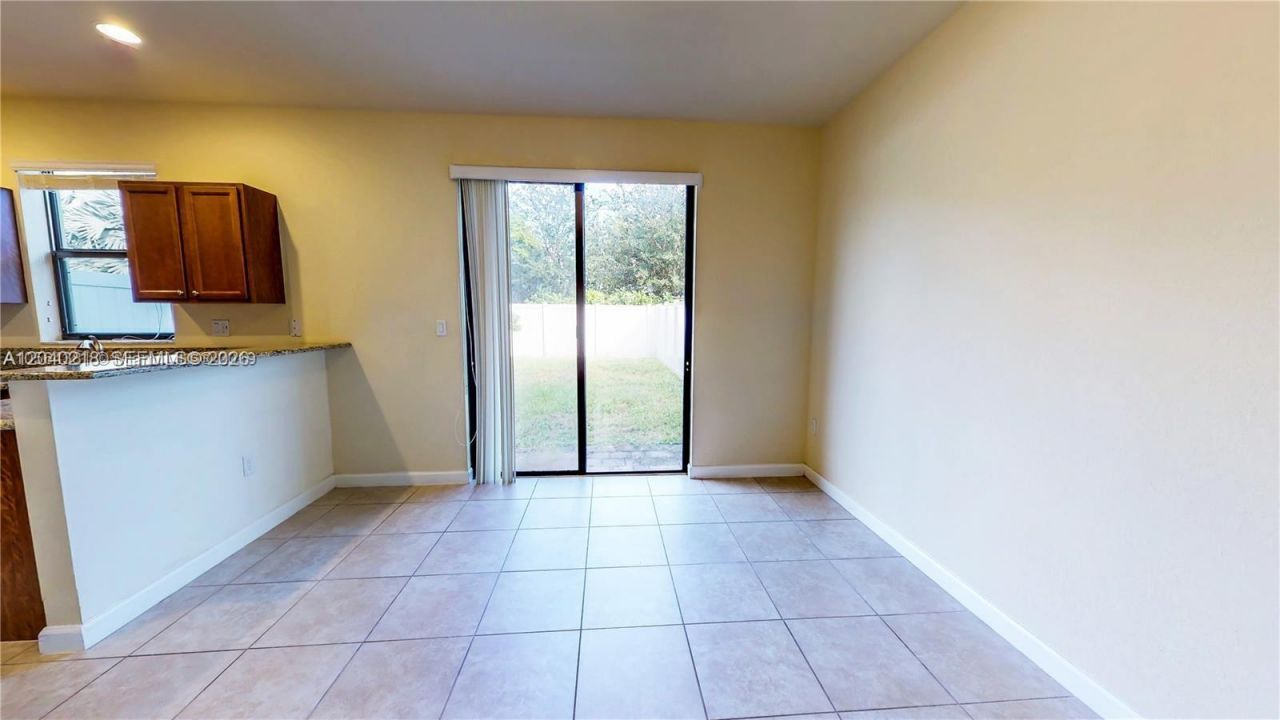 9073 W 33rd Ave, Hialeah, FL 33018 Photo