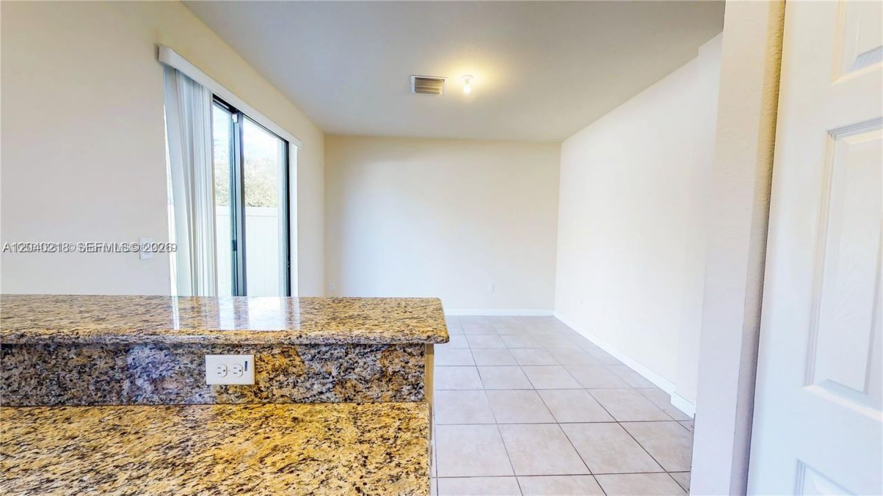 9073 W 33rd Ave, Hialeah, FL 33018 Photo