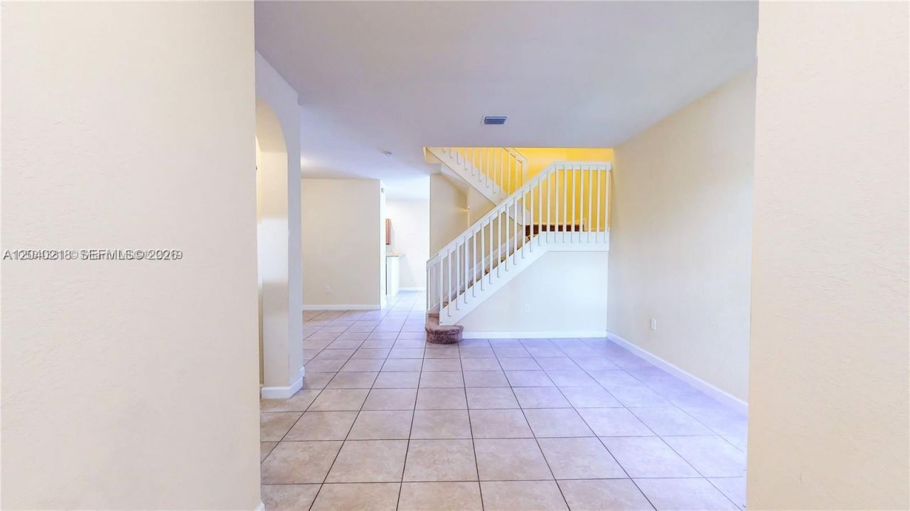 9073 W 33rd Ave, Hialeah, FL 33018 Photo