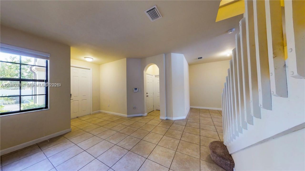 9073 W 33rd Ave, Hialeah, FL 33018 Photo