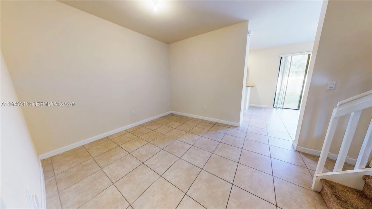 9073 W 33rd Ave, Hialeah, FL 33018 Photo