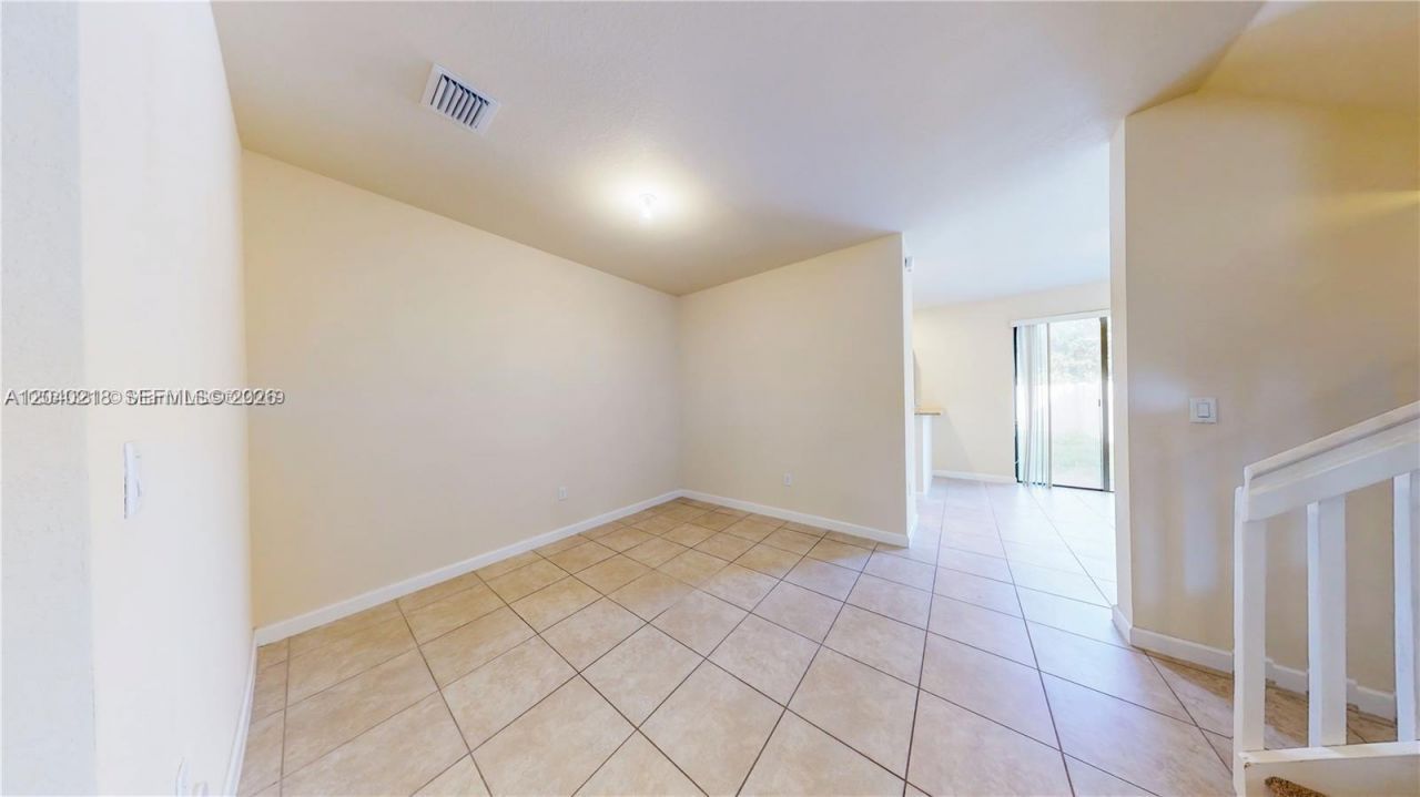 9073 W 33rd Ave, Hialeah, FL 33018 Photo