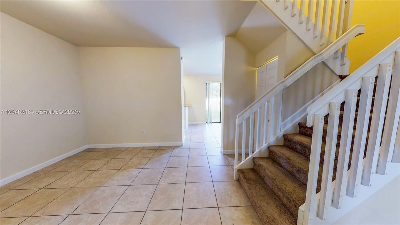 9073 W 33rd Ave, Hialeah, FL 33018 Photo