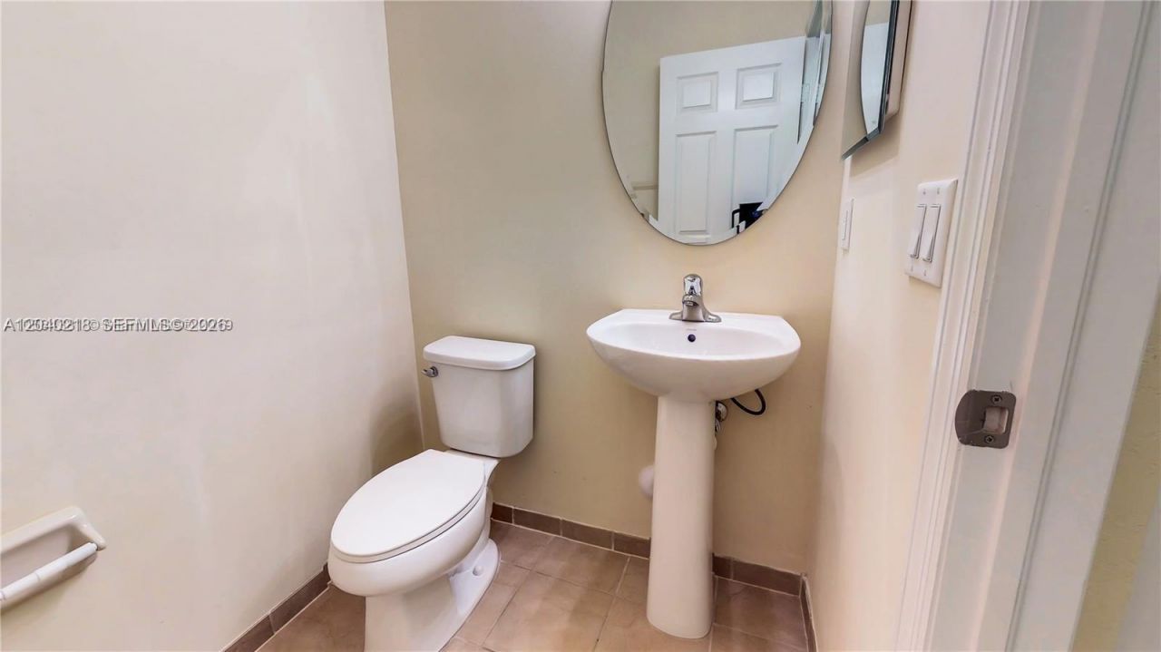 9073 W 33rd Ave, Hialeah, FL 33018 Photo