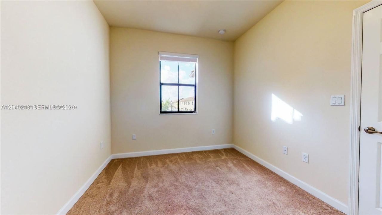 9073 W 33rd Ave, Hialeah, FL 33018 Photo