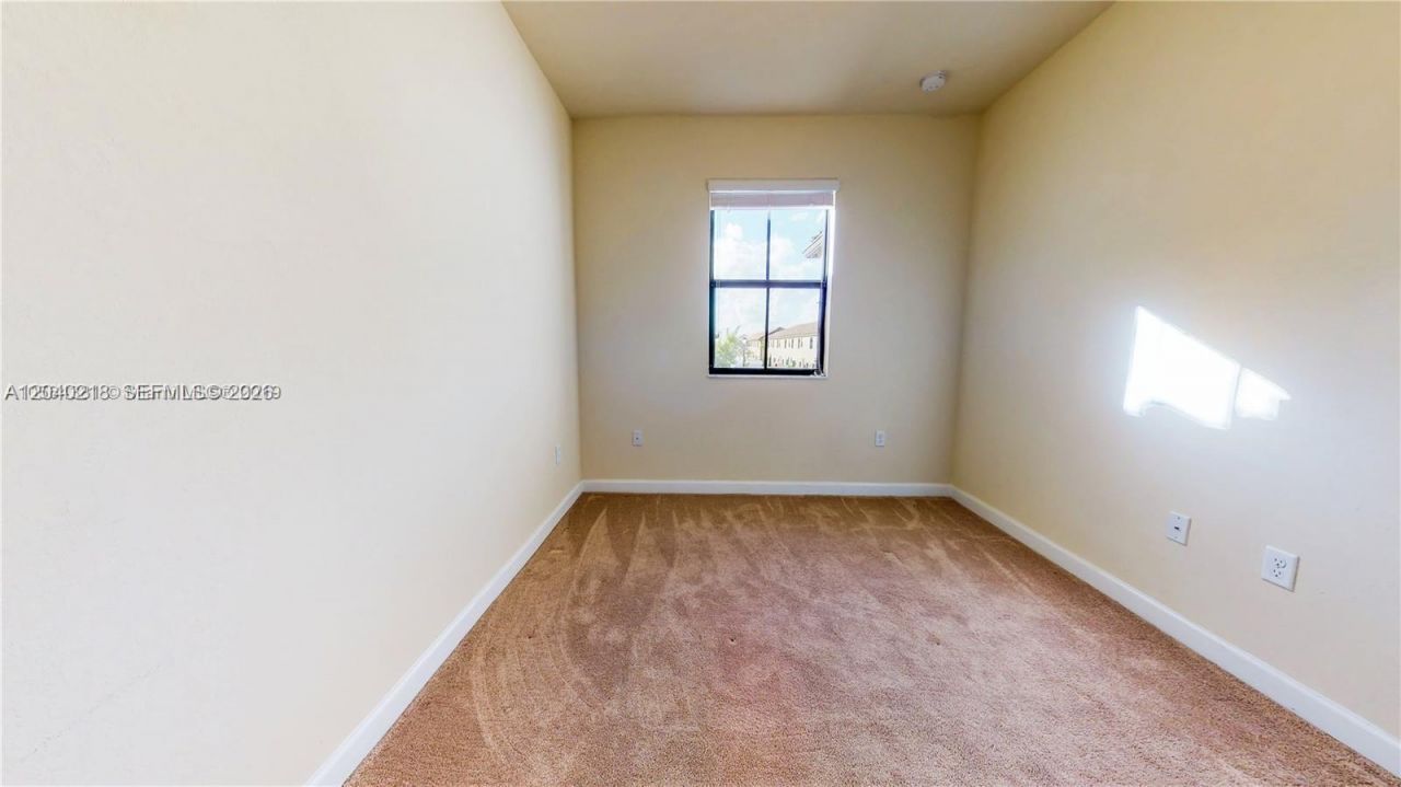 9073 W 33rd Ave, Hialeah, FL 33018 Photo