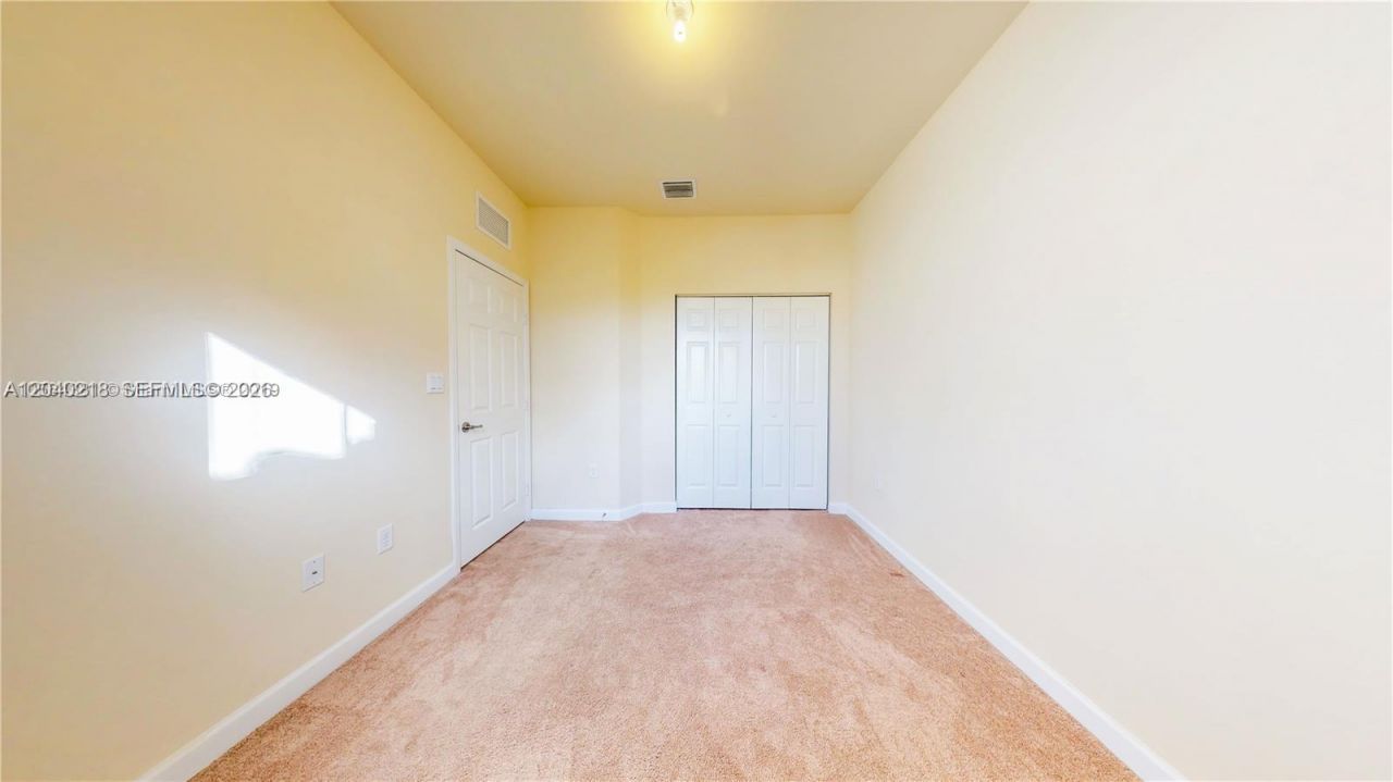 9073 W 33rd Ave, Hialeah, FL 33018 Photo