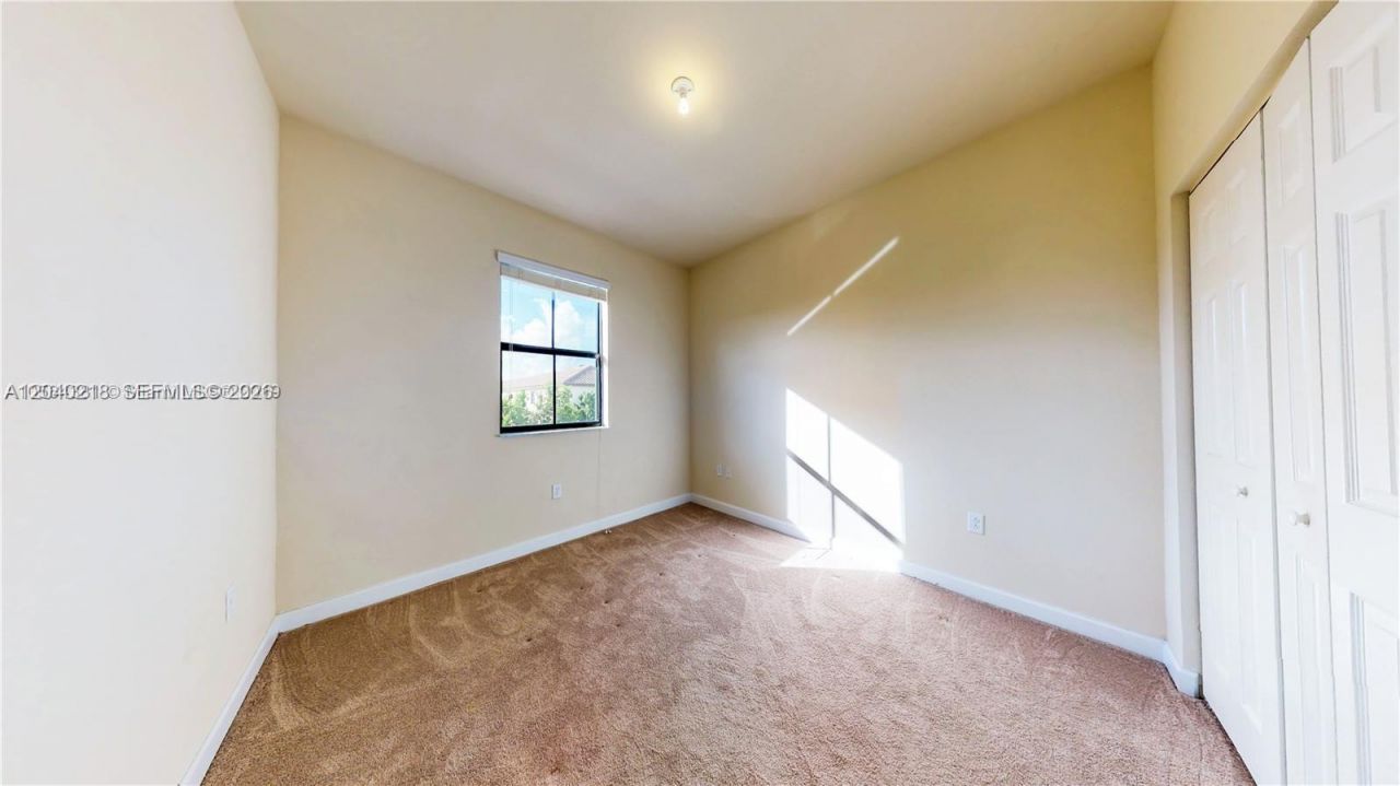 9073 W 33rd Ave, Hialeah, FL 33018 Photo