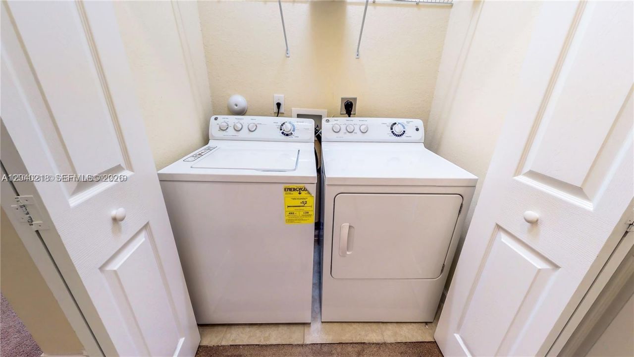 9073 W 33rd Ave, Hialeah, FL 33018 Photo