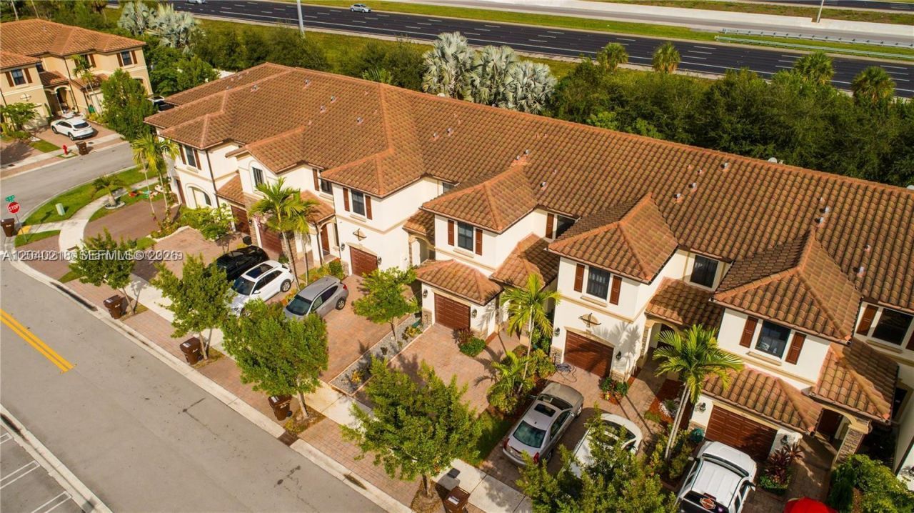 9073 W 33rd Ave, Hialeah, FL 33018 Photo