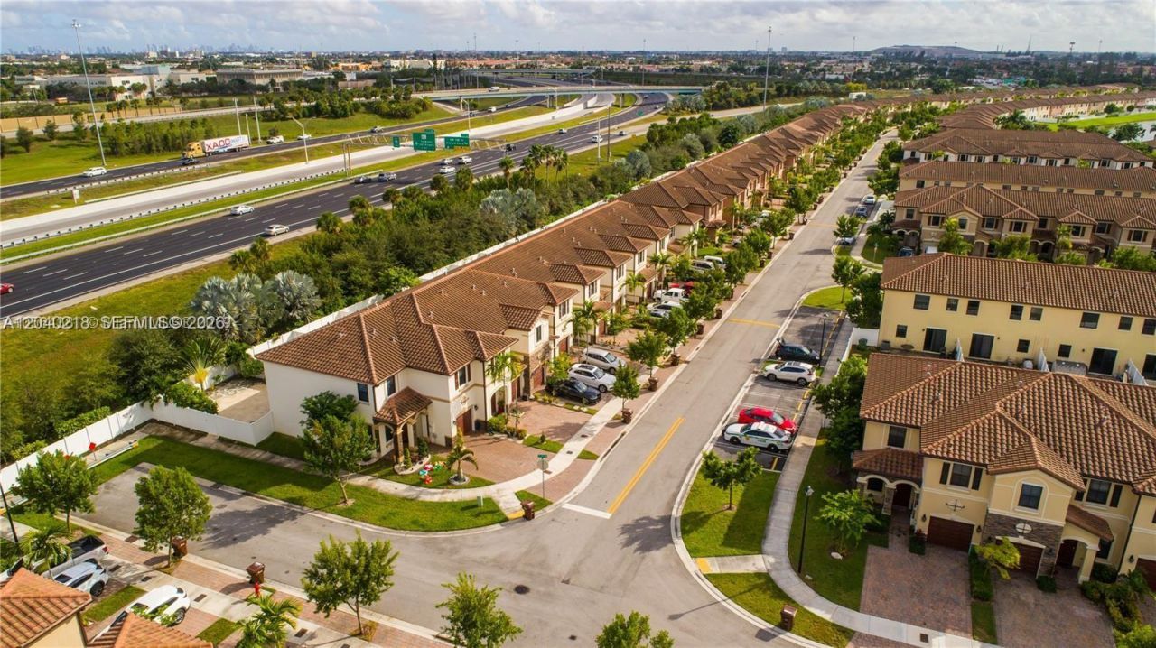 9073 W 33rd Ave, Hialeah, FL 33018 Photo