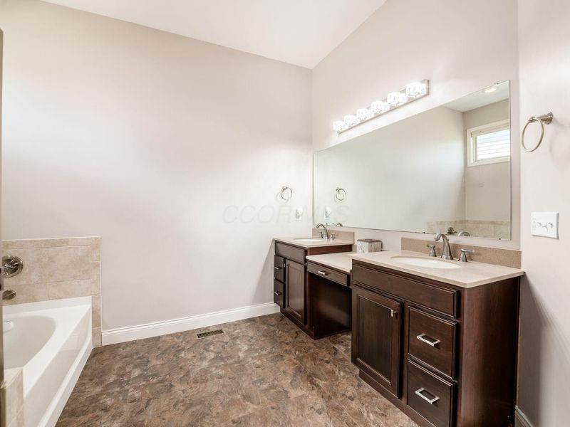 886 Ballater Drive , Delaware, OH 43015 Photo 35