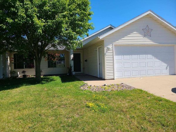 597 19th Street , Zumbrota, MN 55992