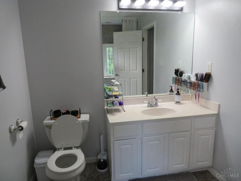 8024 Hightop Road, Penn Twp, OH 45133 Photo 32