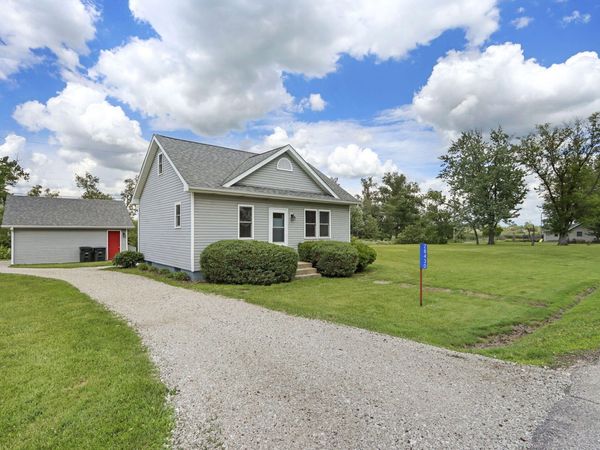 28430 117th St, Salem Lakes, WI 53179