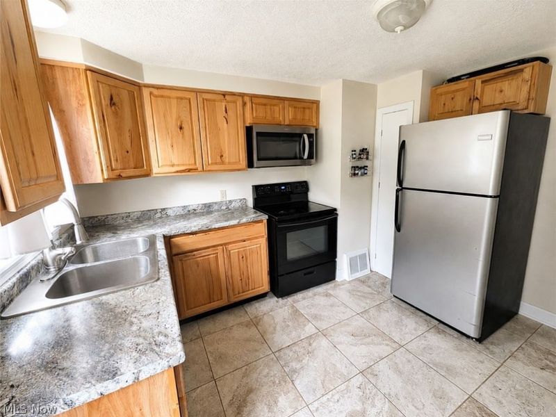 184 Ambrose Avenue NW, Canton, OH 44708 Photo 6