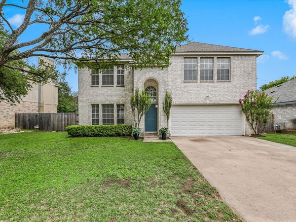 903 Creekmont DR, Round Rock, TX 78681