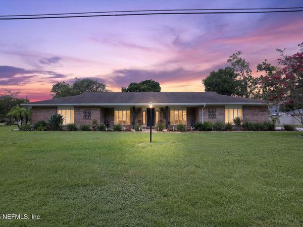 8620 SAN SERVERA Drive W, Jacksonville, FL 32217