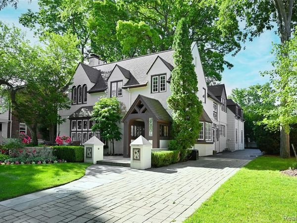 680 Wimbleton Drive, Birmingham, MI 48009