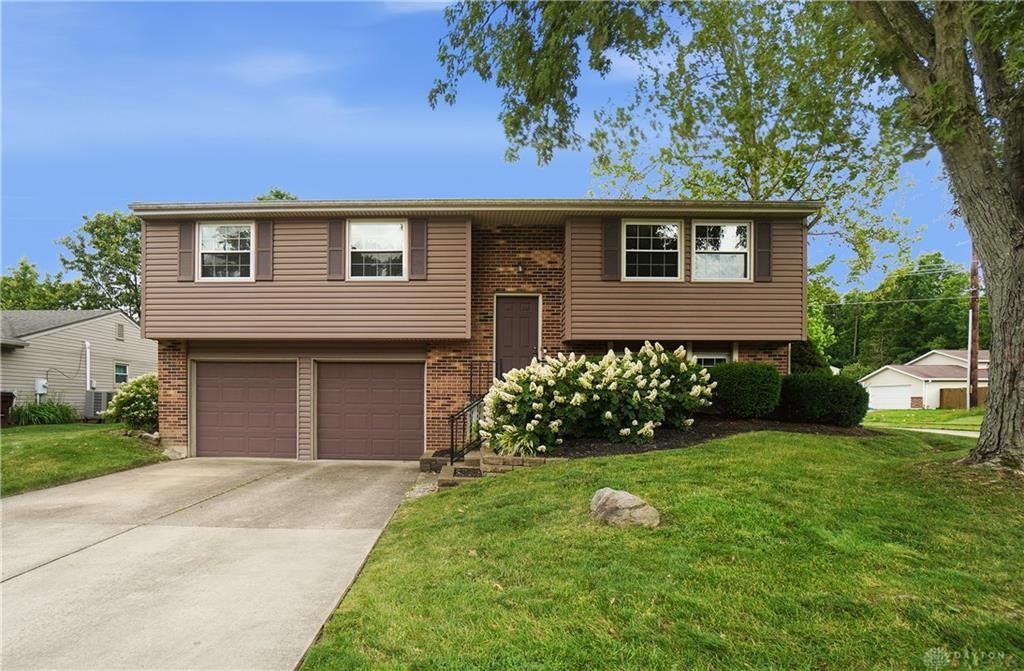 2636 Highland Village Lane, Miamisburg, OH 45342 Main Photo