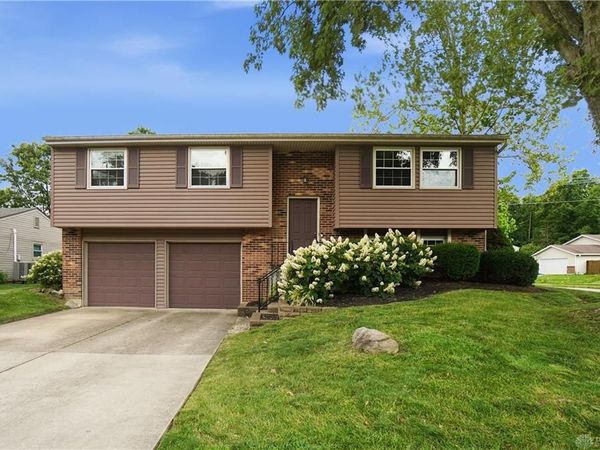 2636 Highland Village Lane, Miamisburg, OH 45342