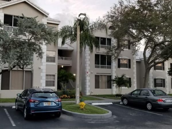 2811 N Oakland Forest Dr , Unit 105, Oakland Park, FL 33309