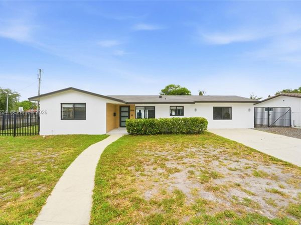 7200 W 12th Ave , Hialeah, FL 33014