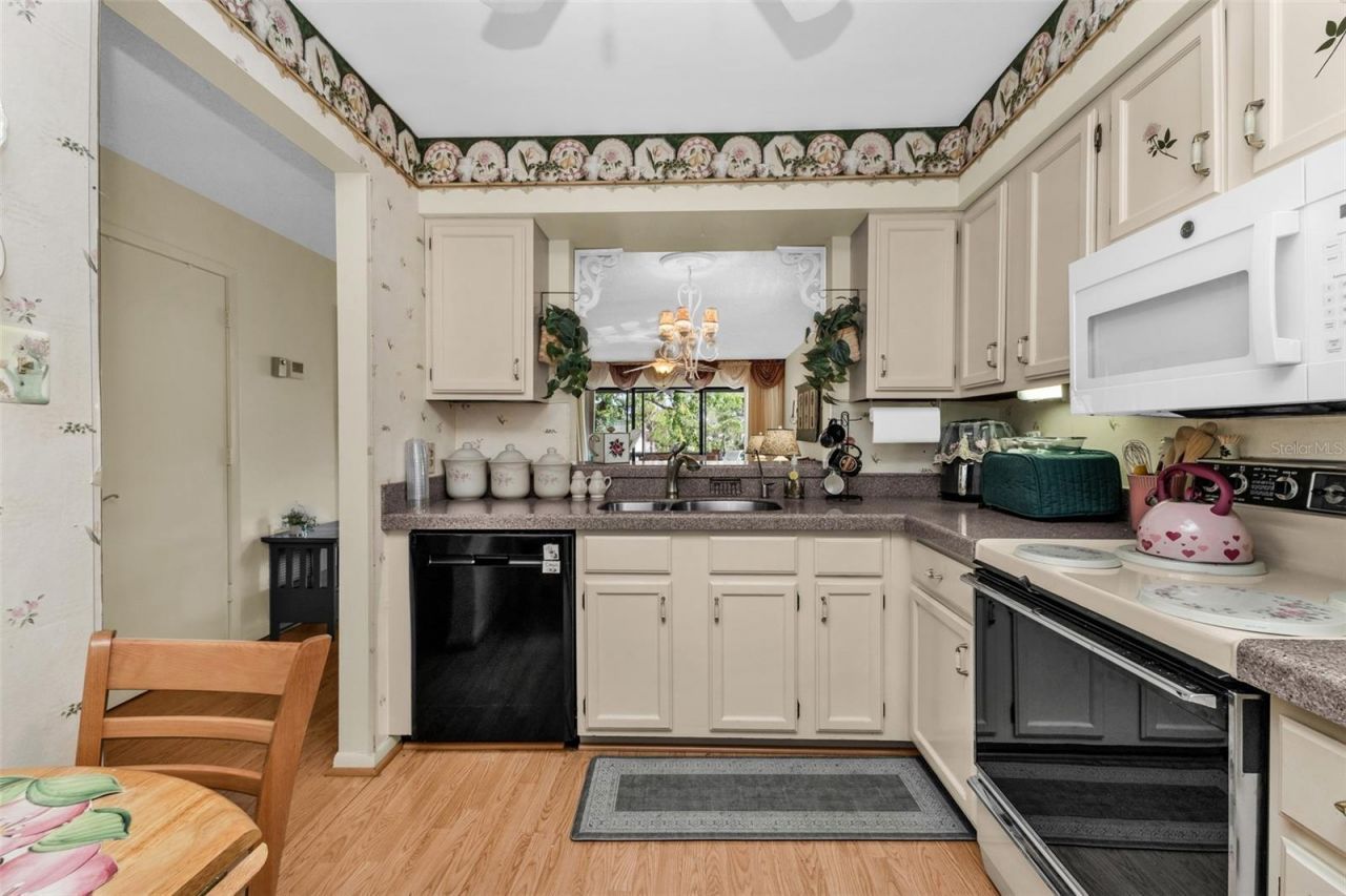 5221 Lake Village Drive, Unit 24, Sarasota, FL 34235 Photo
