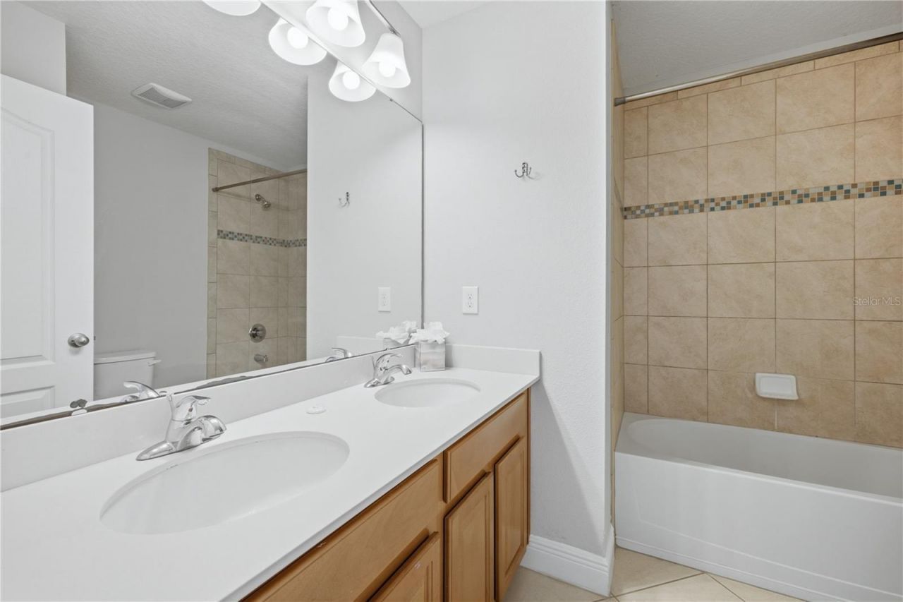 6023 W Town Center Boulevard , Orlando, FL 32837 Photo