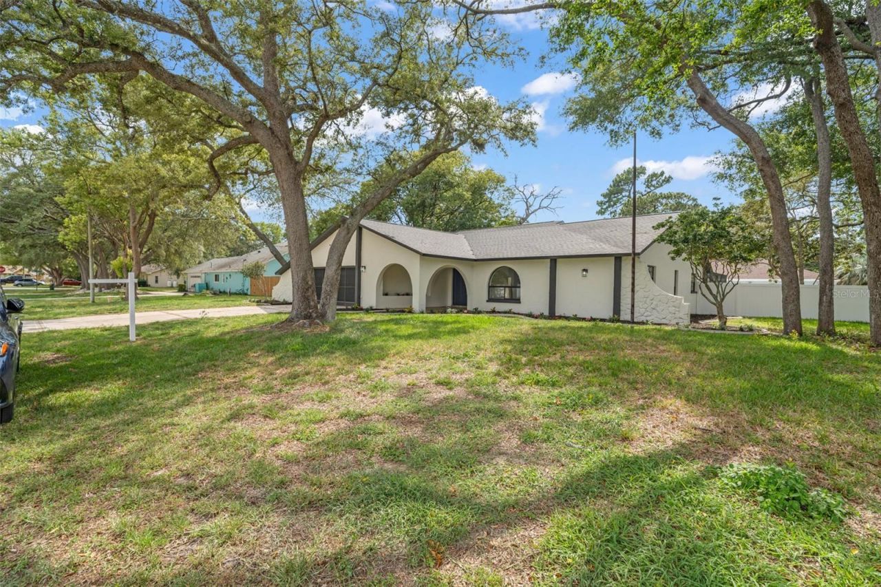 2051 Laredo Avenue , Spring Hill, FL 34608 Photo