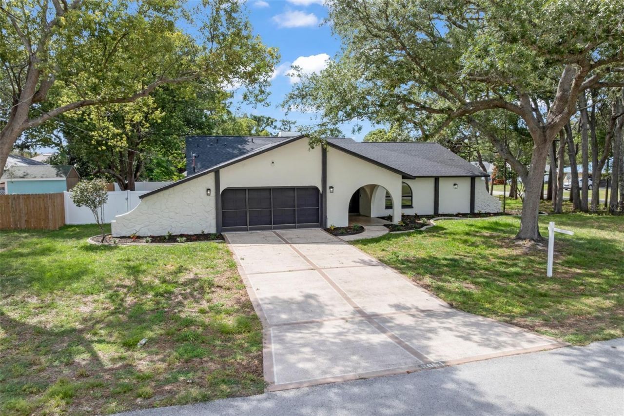 2051 Laredo Avenue , Spring Hill, FL 34608 Photo