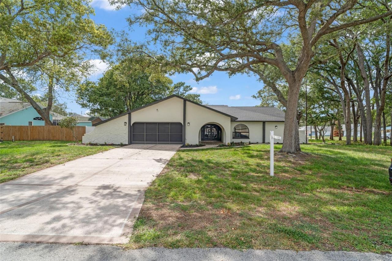 2051 Laredo Avenue , Spring Hill, FL 34608 Photo