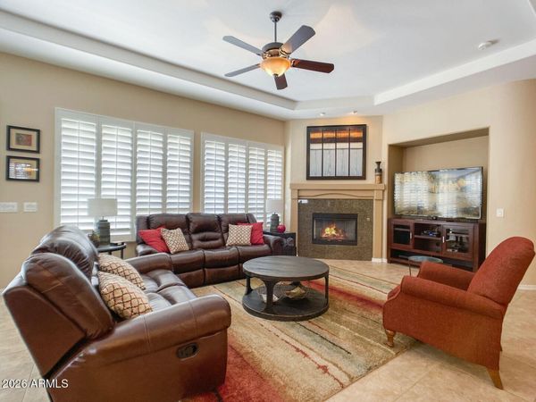 4279 E SOURWOOD Drive, Gilbert, AZ 85298