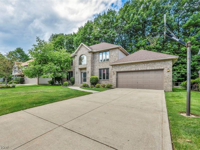342 Woodbridge Glen, Richmond Heights, OH 44143 Photo 2