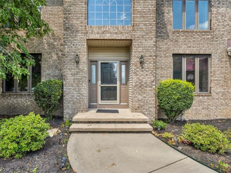 342 Woodbridge Glen, Richmond Heights, OH 44143 Photo 3