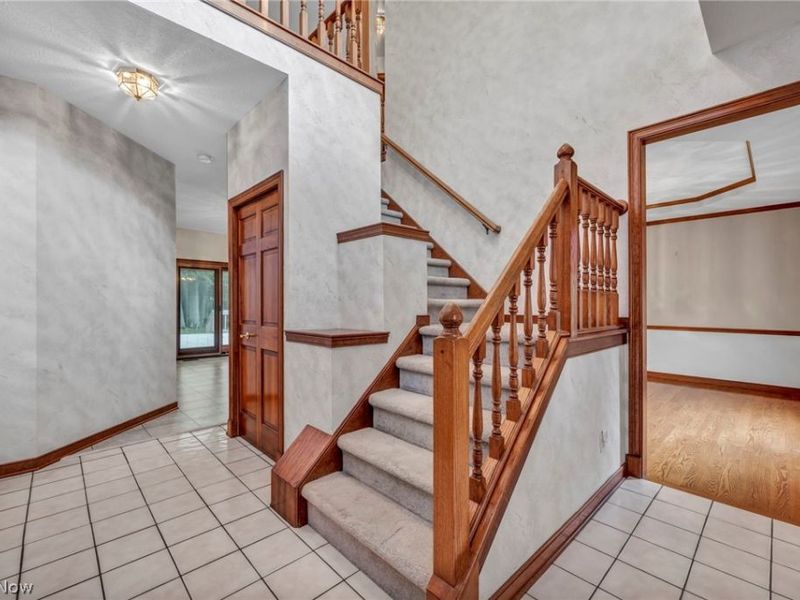 342 Woodbridge Glen, Richmond Heights, OH 44143 Photo 4