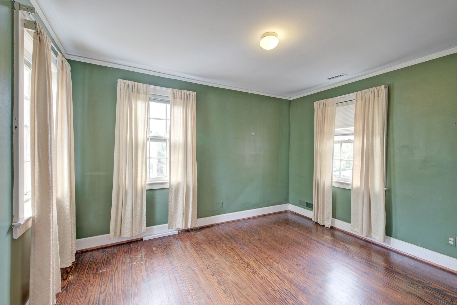 10 Chalmers Street Photo 49