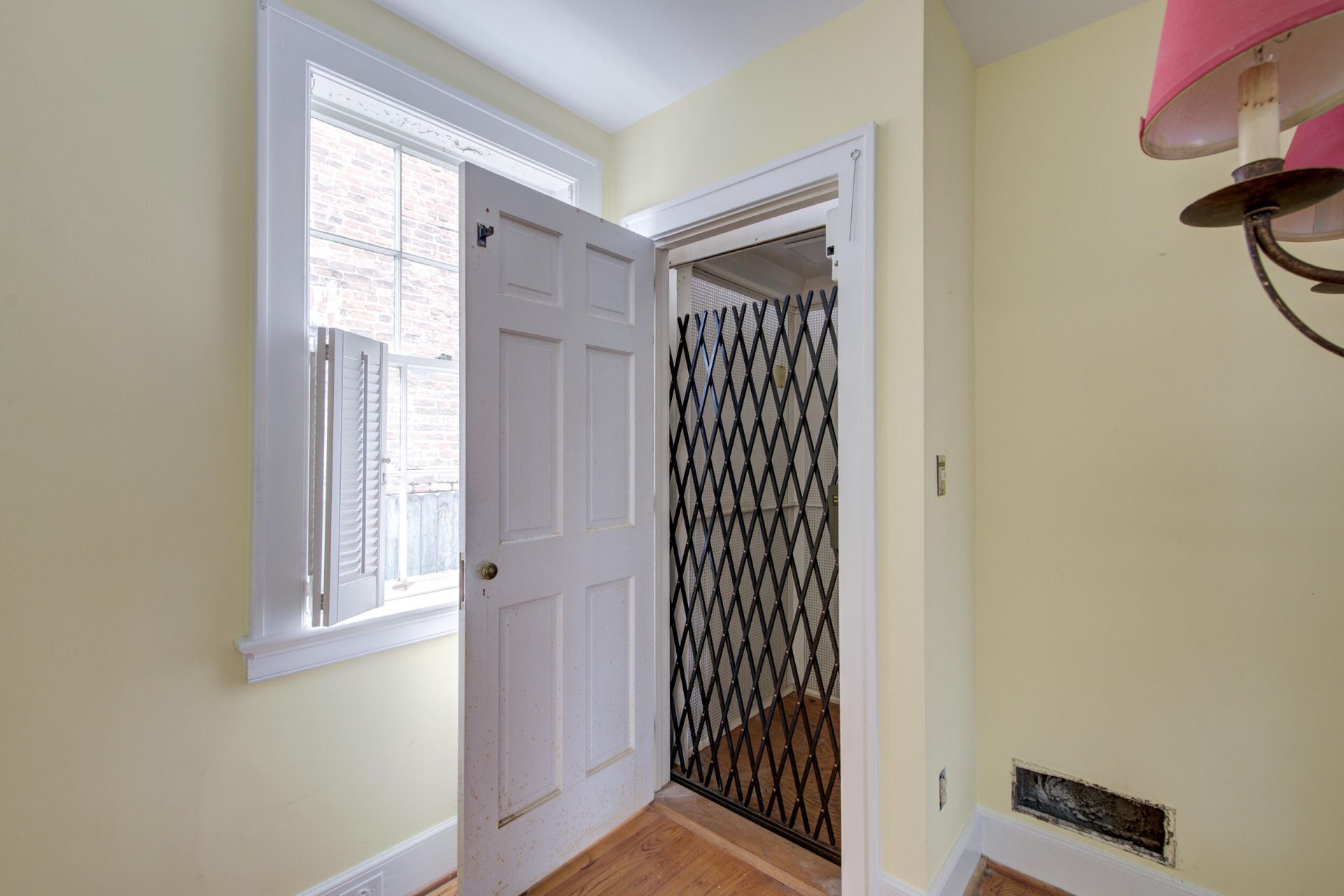 10 Chalmers Street Photo 6